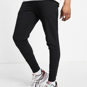 Asos Men’s lightweight skinny sweatpants in black